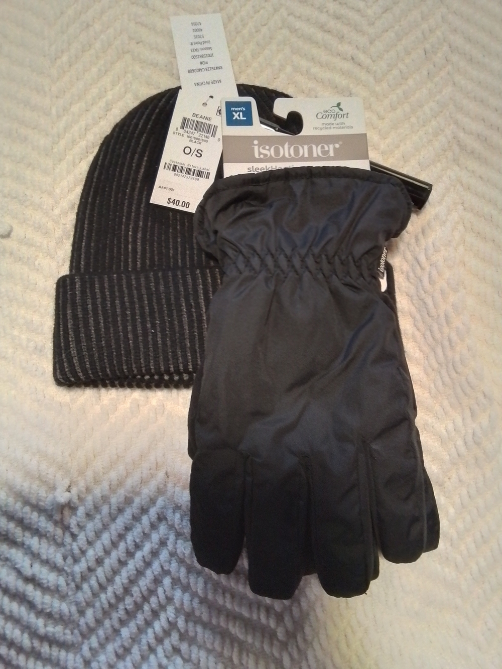 isotoner Men's Black Winter Gloves - Insulated Everyday Wear